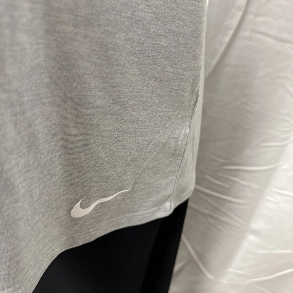 Nike Dri-Fit Short Sleeve Scoop Neck Training T-Shirt Gray XL